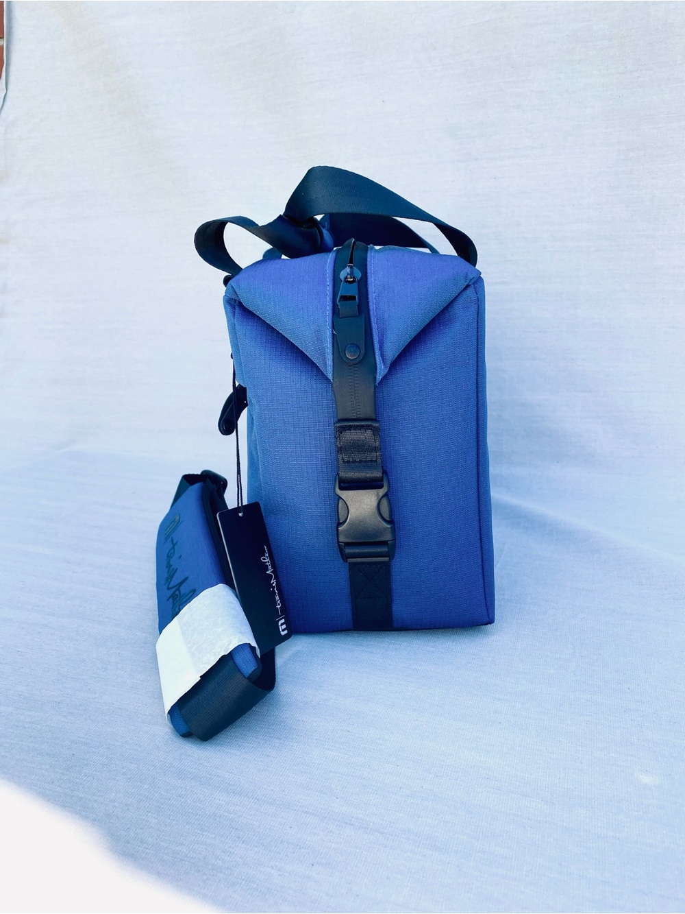 Travis Mathew Blue Chill'n 12-Can Cooler - Picture 4 of 6